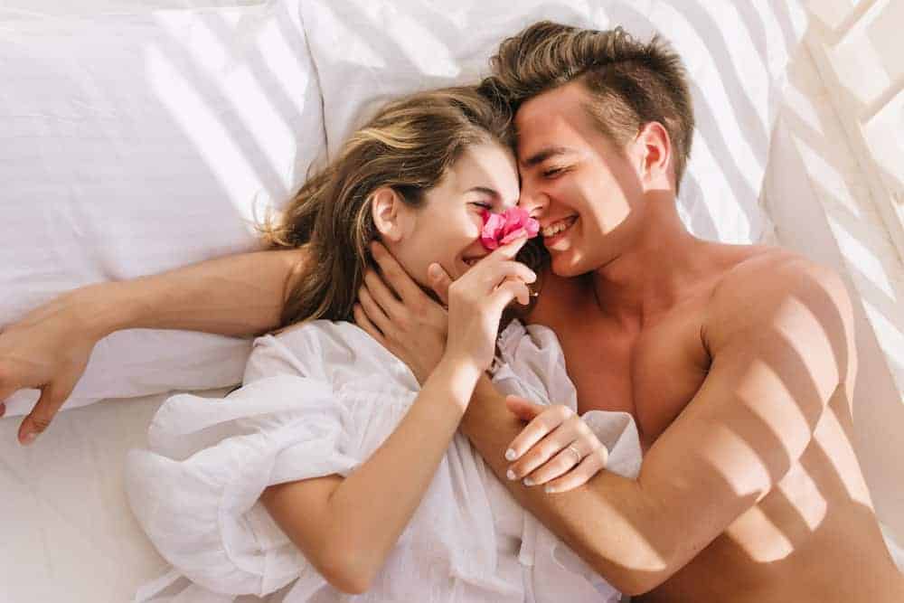 quan hệ tình dục bằng miệng có thể lây nhiễm virus hiv/aids