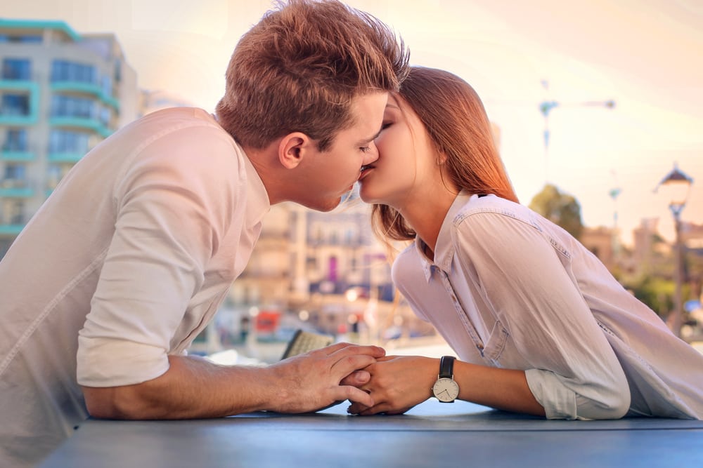 6 bí kíp để có một nụ hôn hấp dẫn chinh phục người ấy